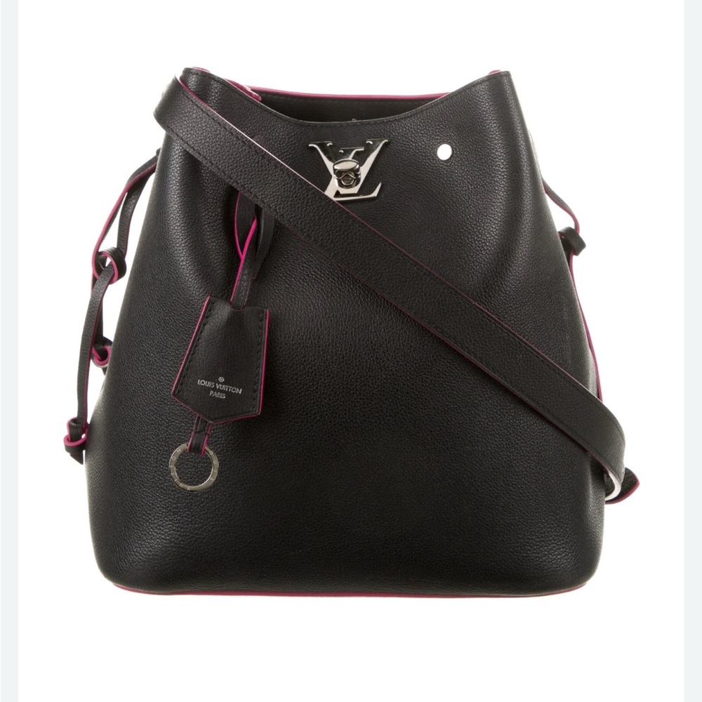 Louis Vuitton Lockme Bucket leather handbag.